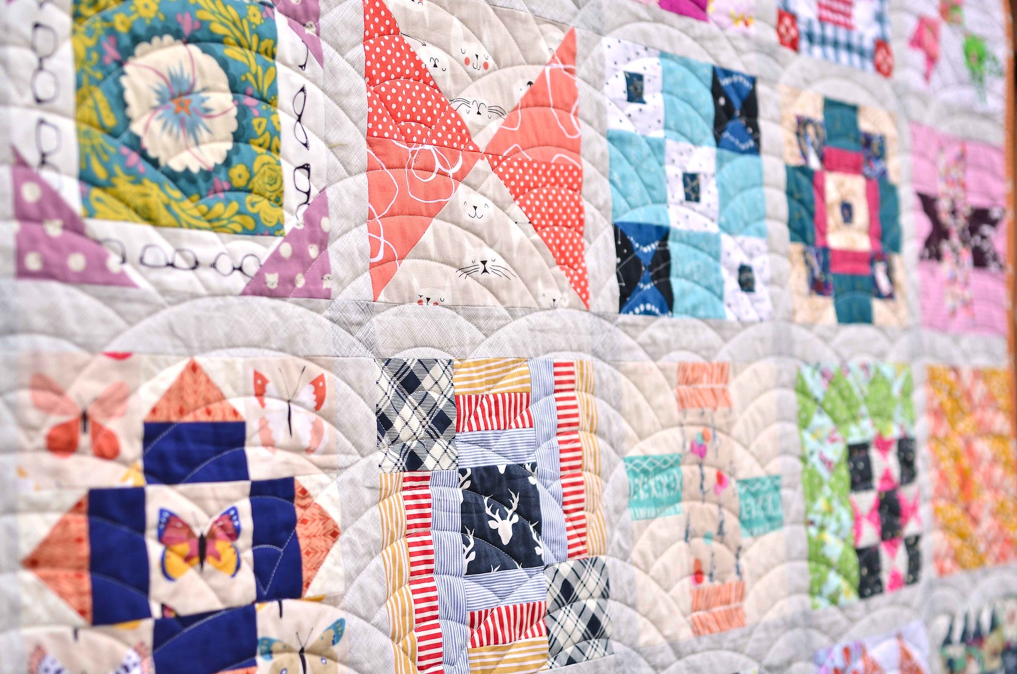Fussy Cut Sampler Quilt – Kitchen Table Quilting